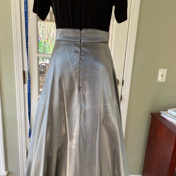 REDUCED EVENING SKIRT.  SILVER GRAY.  PT - Picture 5 of 6